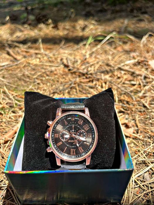 Часовници - различни модели и комплекти