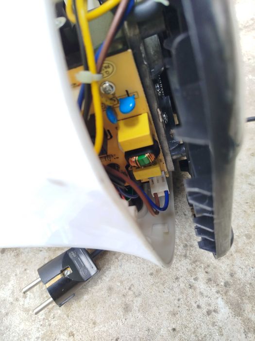 Кухненски робот - за ремонт.