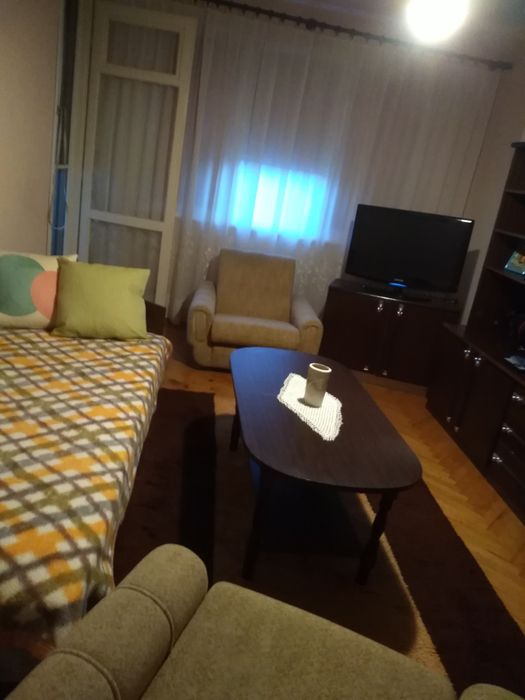 Дава се под наем Двустаен апартамент в Плевен, 9-ти квартал - 76 кв.м за 127.5 € - Снимка #7