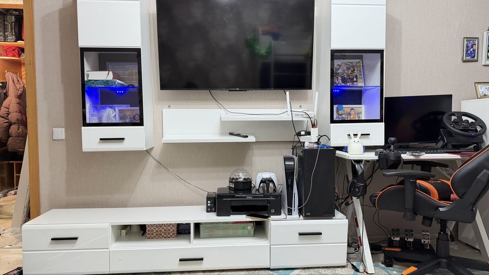 Продам полку,2 шкафа,тумбу