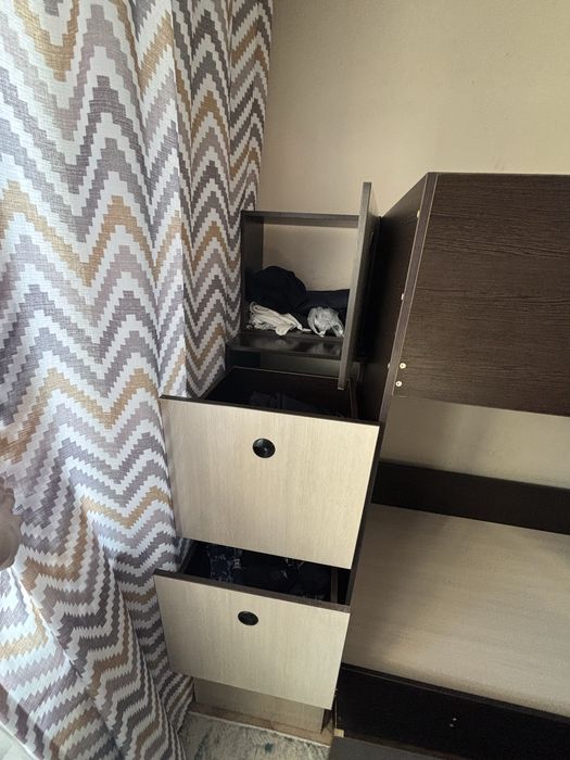 Двух яростная кровать