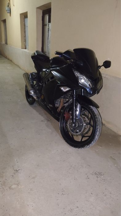 Moto Kawasaki replica. 250cc.