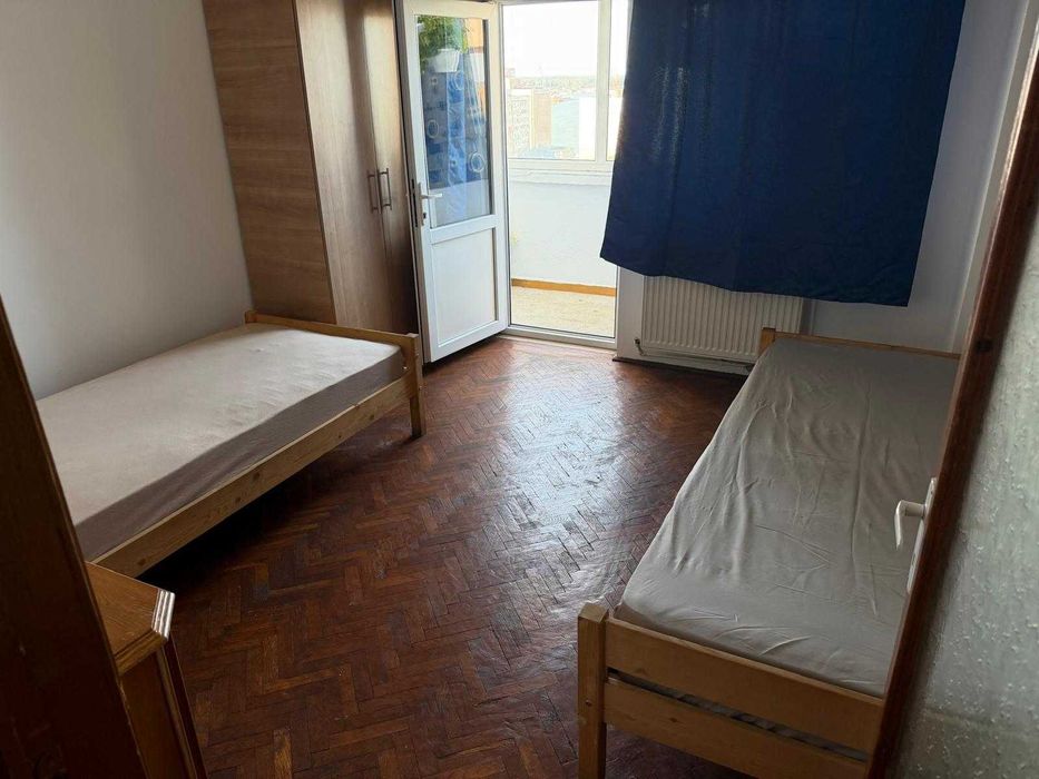 apartament 3 camere de inchiriat