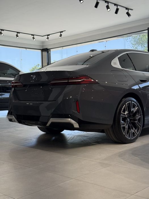 Bmw i5 40i long ideal holatda