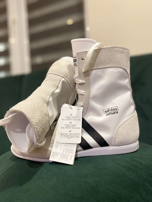 Чисто нови, оригинални кецове Адидас