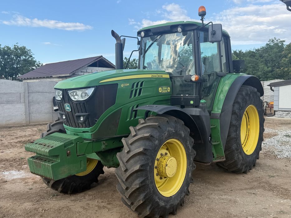 John deer 6135M