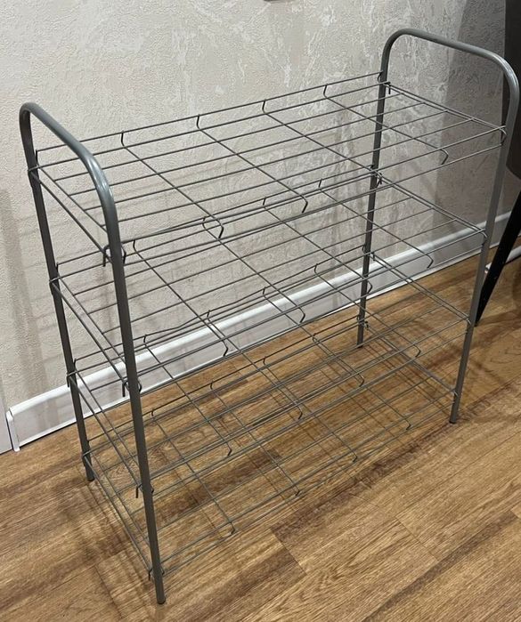 Ковер, полка для обуви