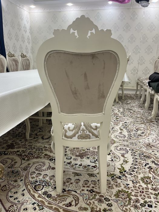 Гостевой стол со стульями