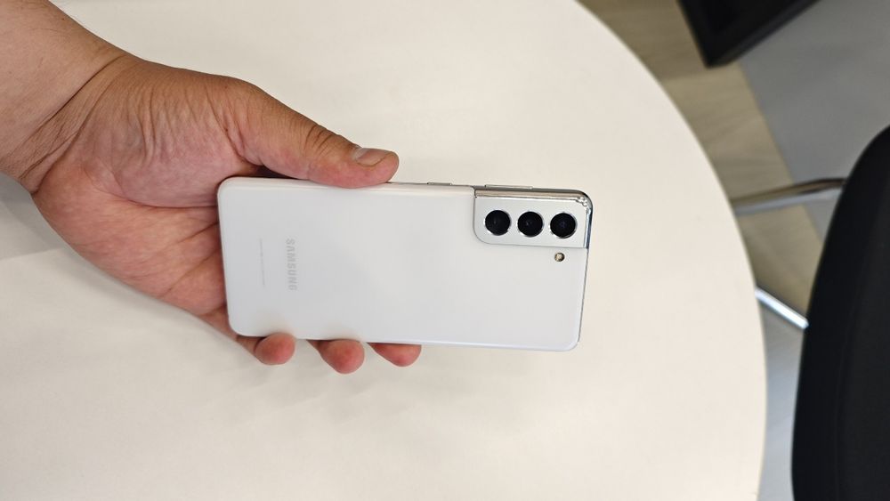 S21 256 gb sotiladi xolati ideal