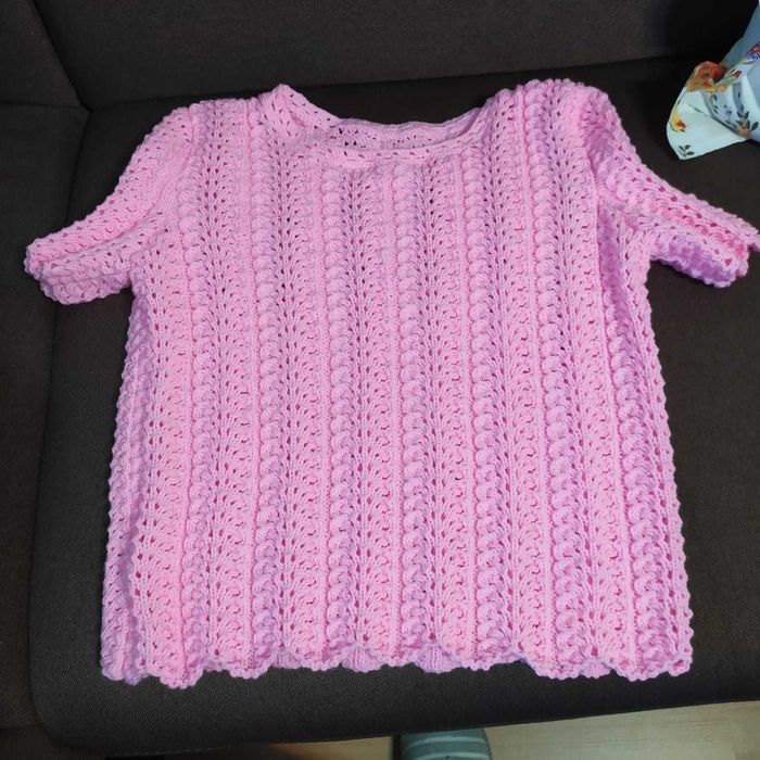 Bluza NOUA ajurata cu maneca scurta