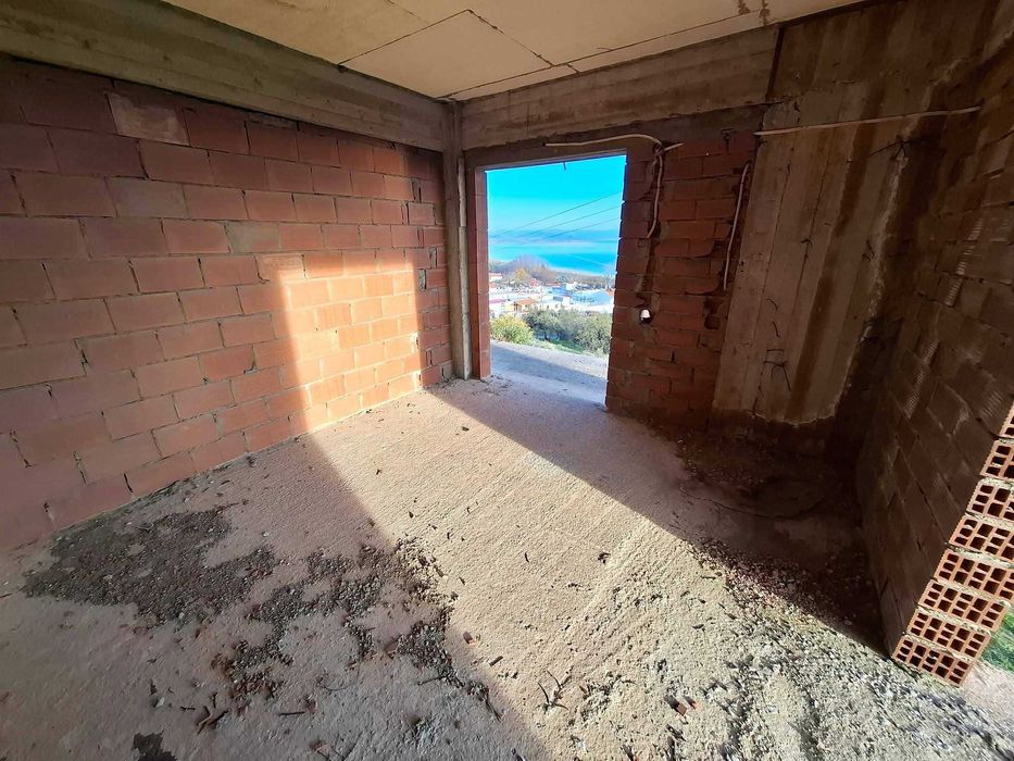 Продава 2 ет строеж 210 м2 с двор 300 м2 в Акти Неон Кердилион, Гърция