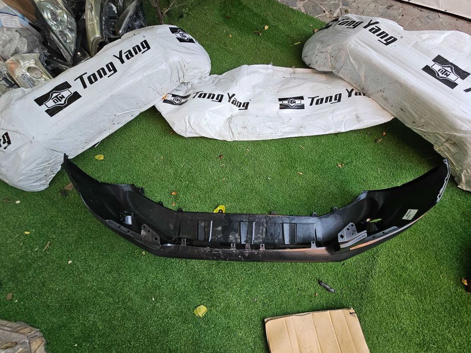 Бампер передний Toyota RAV4 2006