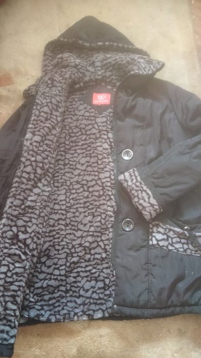 Продам женскую куртку