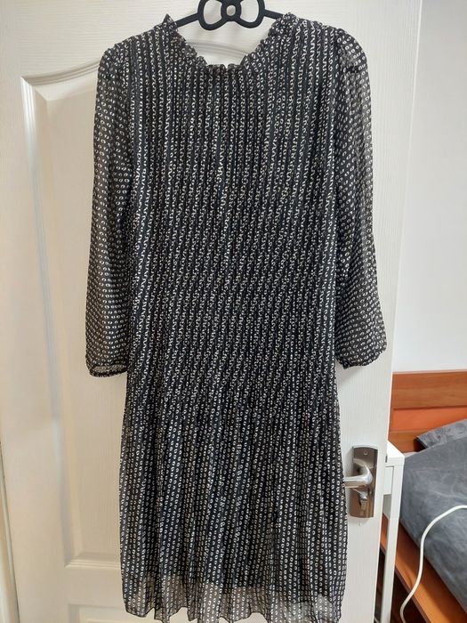 Различни марки и модели рокли