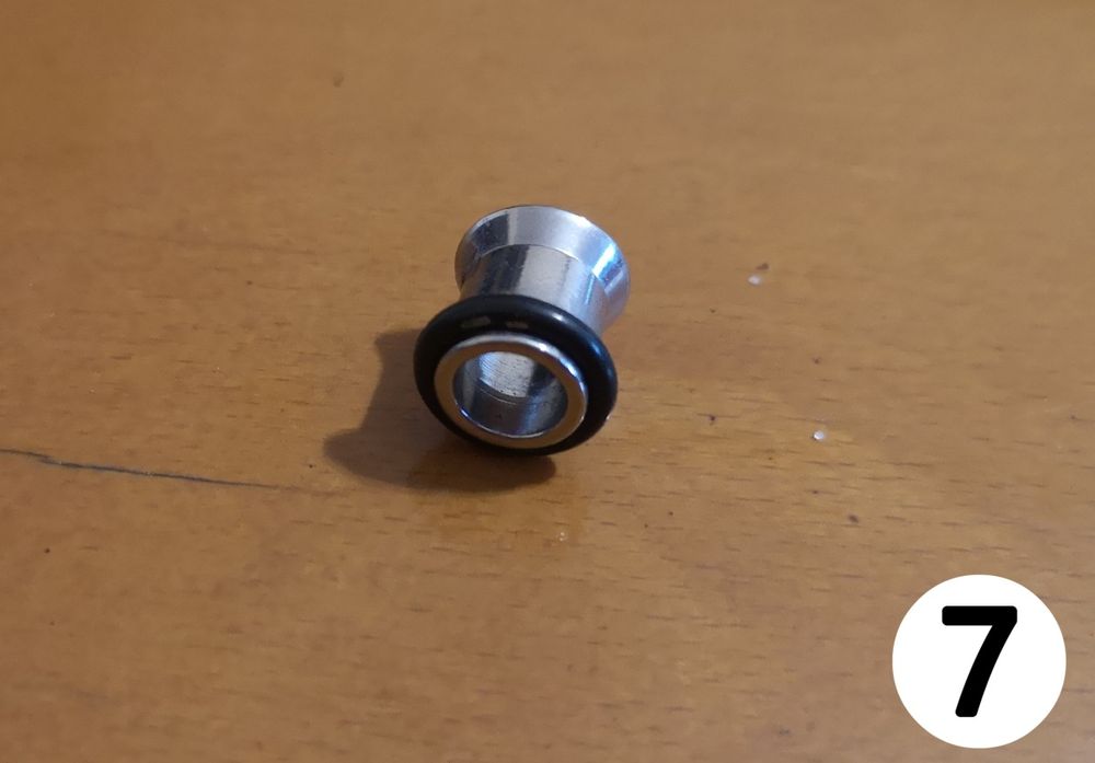 Пиърсинг обеци и флеш от медицинска стомана