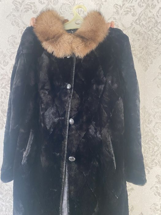 Продам мутоновую шубу , теплая