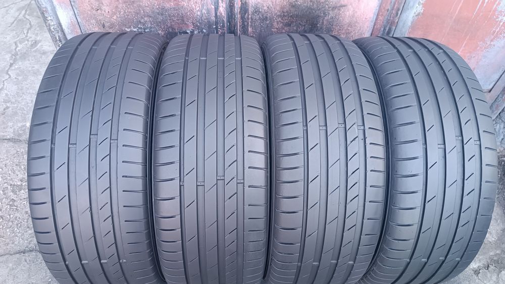 225/50/17 Kumho .