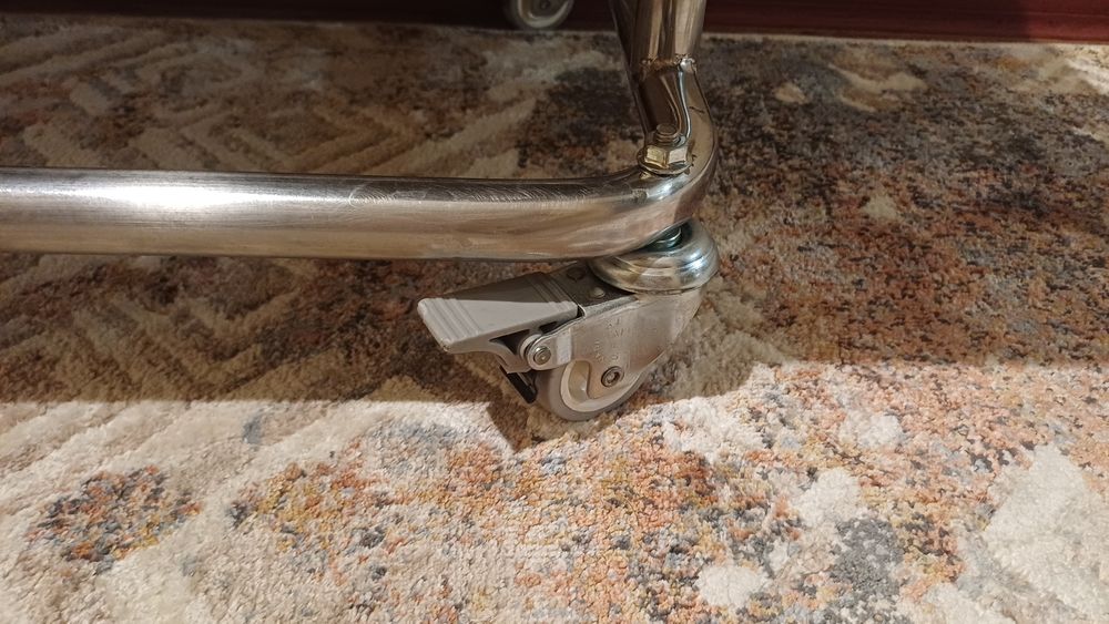 Продается стол тележка