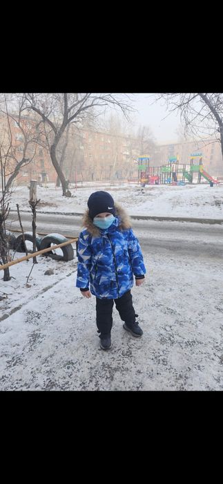 Продам детский зимний комбинезон на мальчика