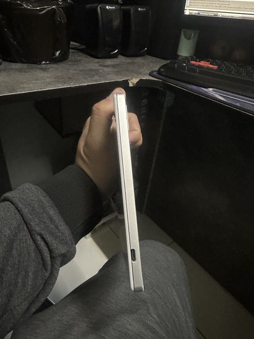 Planshet Pro14 sotiladi