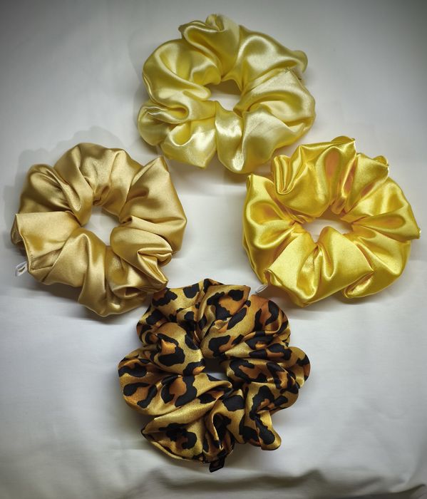 Скрънчи от кадифе и сатен