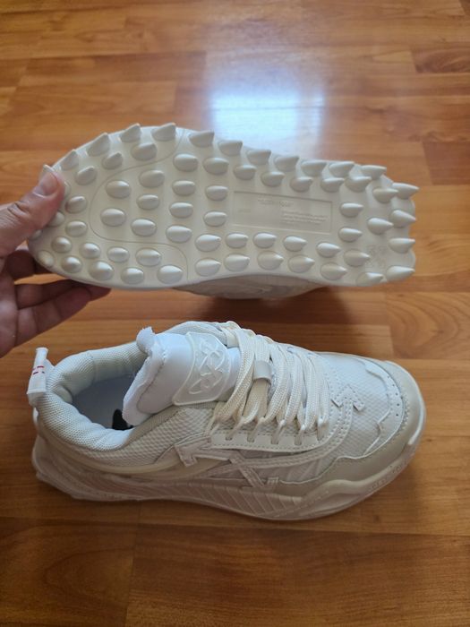 Adidasi off white odsy -1000