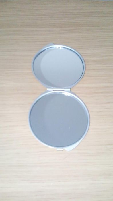 Дамско джобно огледало. Джобно огледало. Огледало.