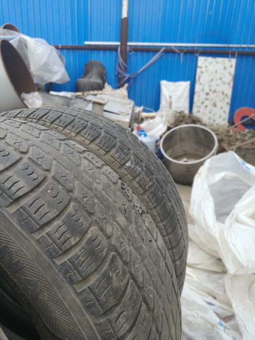 Продам резину 4 штуки.