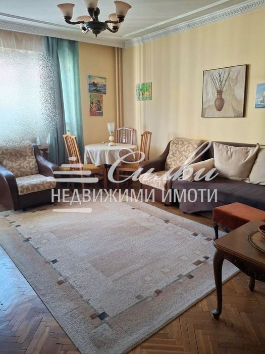 Тристаен ТУХЛЕН апартамент на предпочитан ТРЕТИ ЕТАЖ – кв. Център