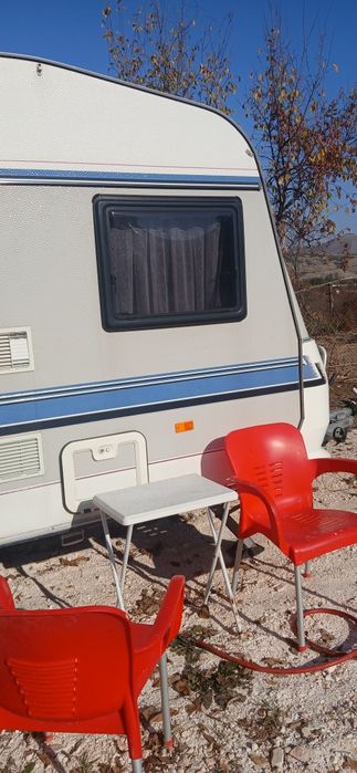 Каравана Хоби 4.3 м,1997 година,перфектна,4 места ,всичко работи