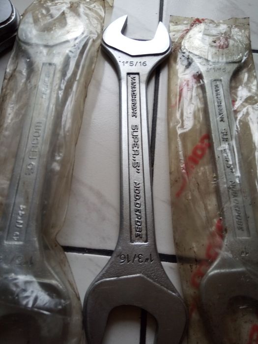 Инчови гаечни и лули FACOM