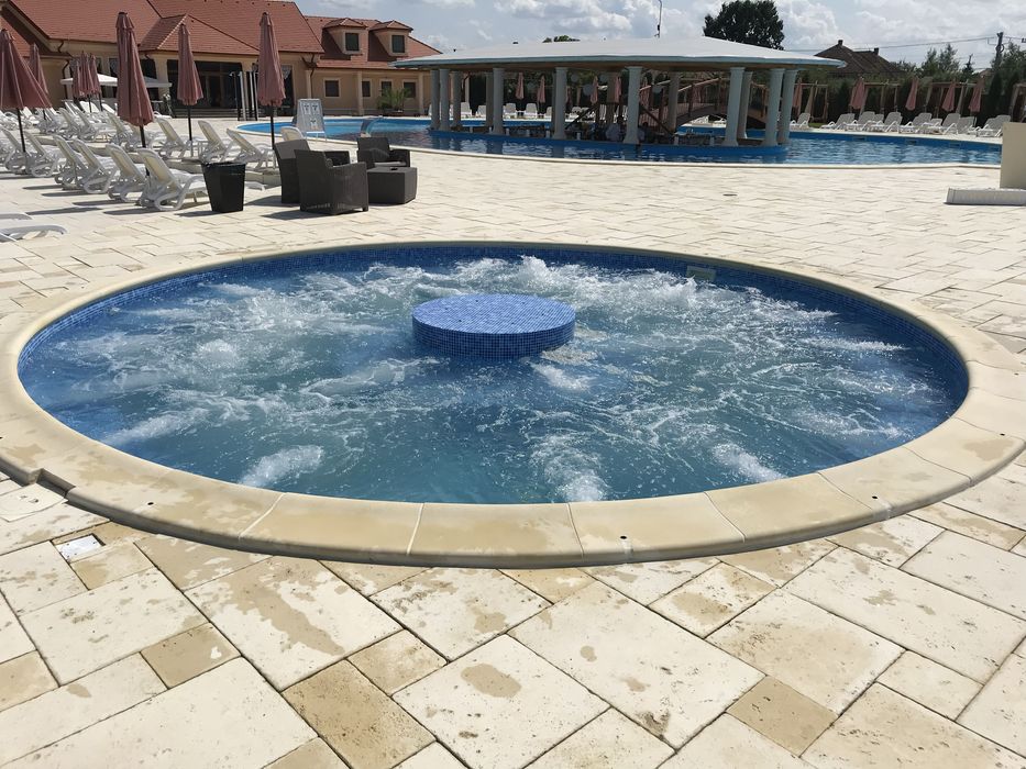 Piscine Saune Jacuzzi