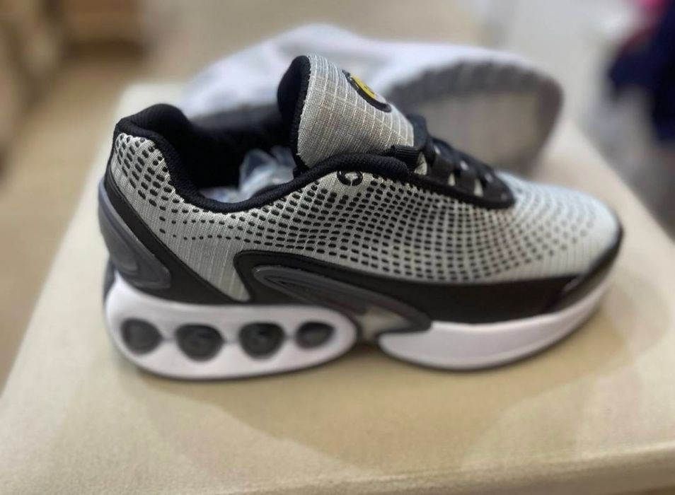 Nike Air Max DN  два цвята