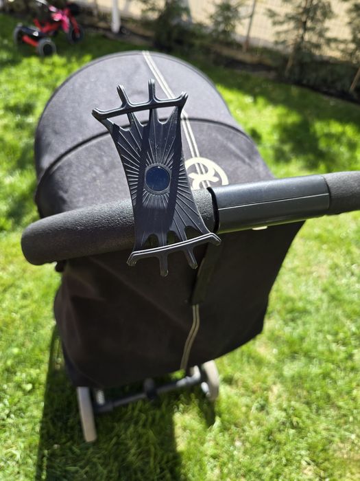 Vând Cybex Beezy Black