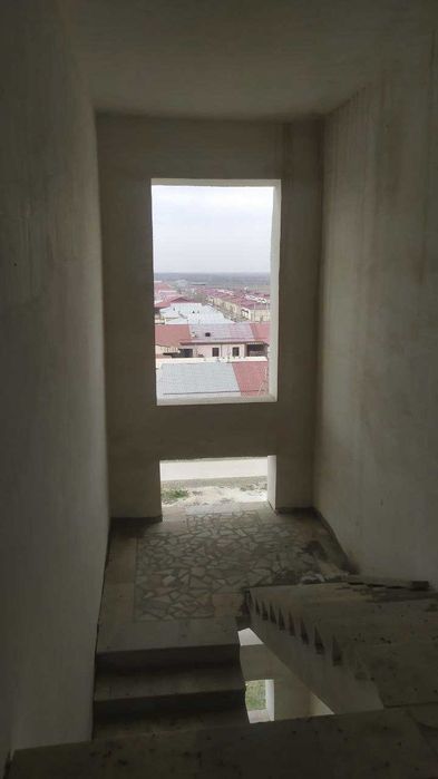 Qurilishi tugallanmagan ko`p qavatli turar joy binosi