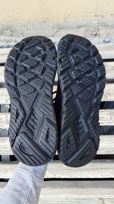 Кроссовки HOKA ARAHI 7
