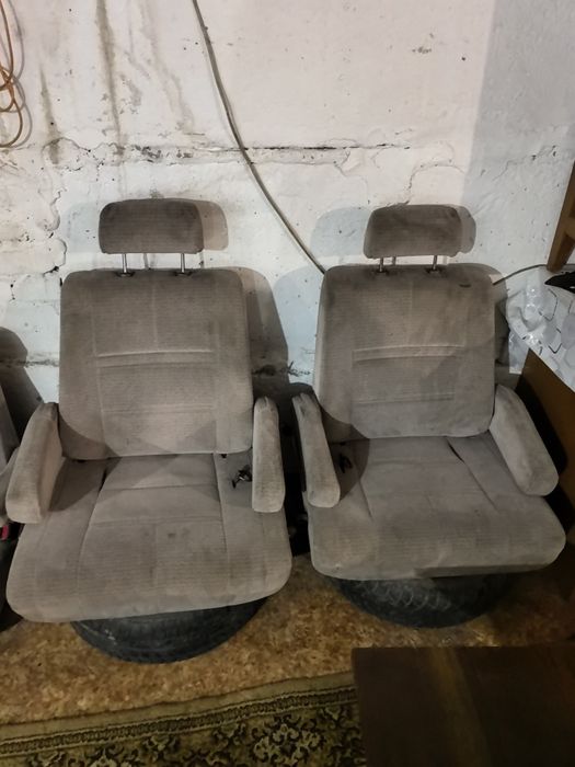 Тойота сиденья заднего ряда.