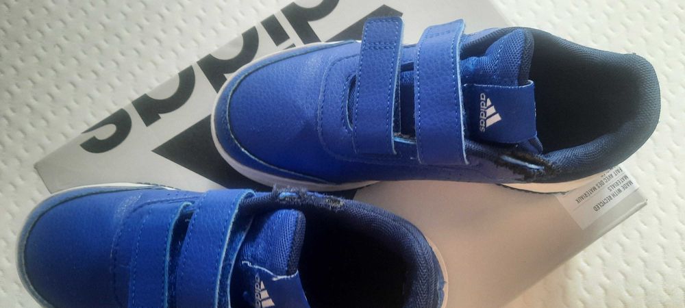 Маратонки Adidas размер 33