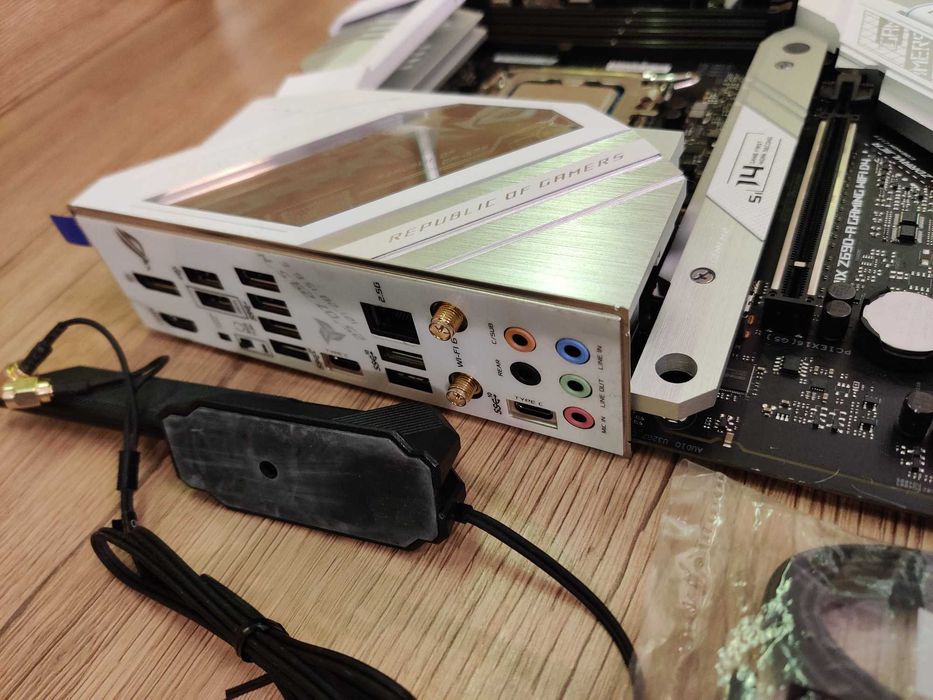 Комбо Asus ROG STRIX Z690-A Gaming WIFI D4+12600K+NZXT Z53