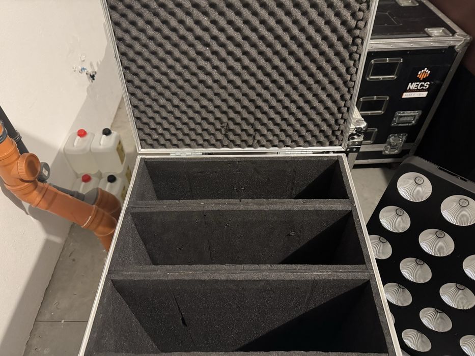 Vând 2 buc Stairville Led Matrix Blinder 5x5 RGBWW