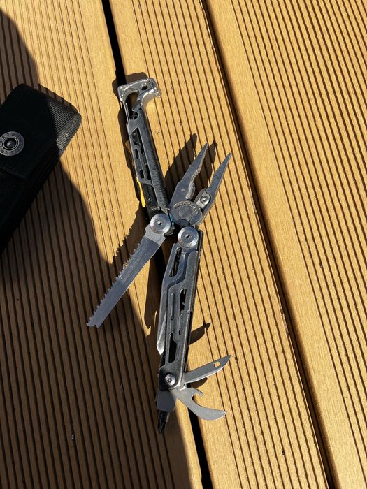 мултитул Leatherman signal