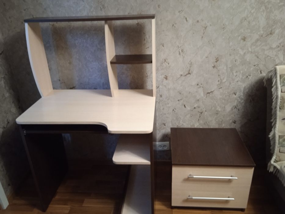 Компьютерный столик с тумбой