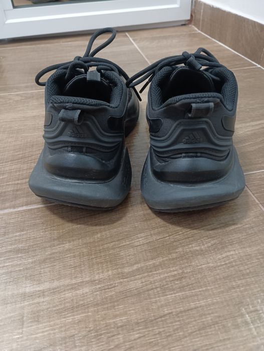 НОВИ маратонки adidas