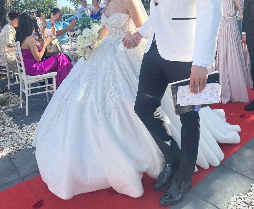 Vand rochie de mireasă