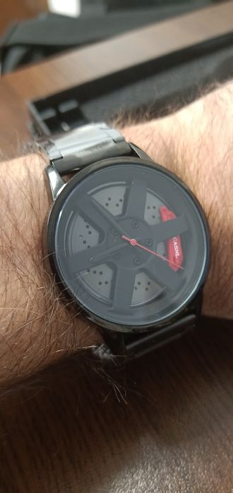 Часовник с кварцов механизъм