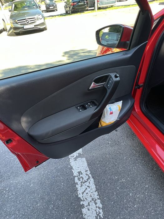 Volkswagen Polo 2011-Automat-Benzina 1,4 MPI Impecabil