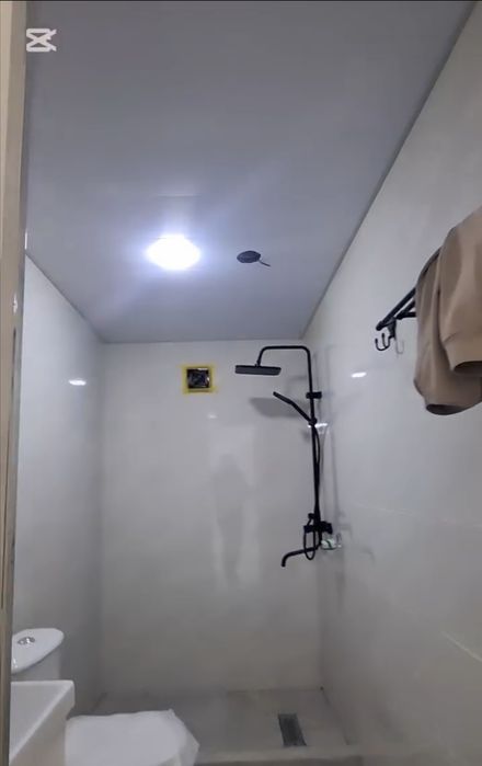 Куктеракдан утганда Генералда асосий йулдан 300 метр 1.8 сотиг 4 хона