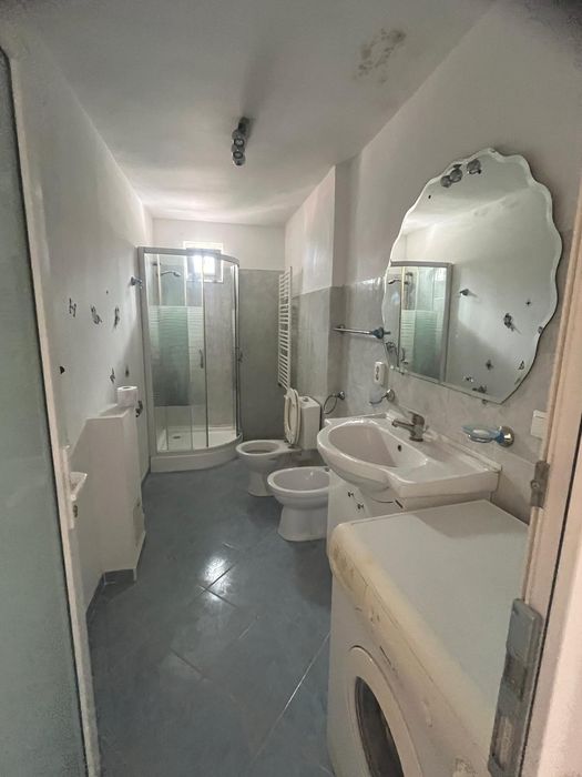 Vand apartament 3 camere