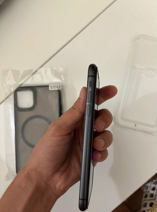 Iphone 11 (128 гб) в отличном состоянии