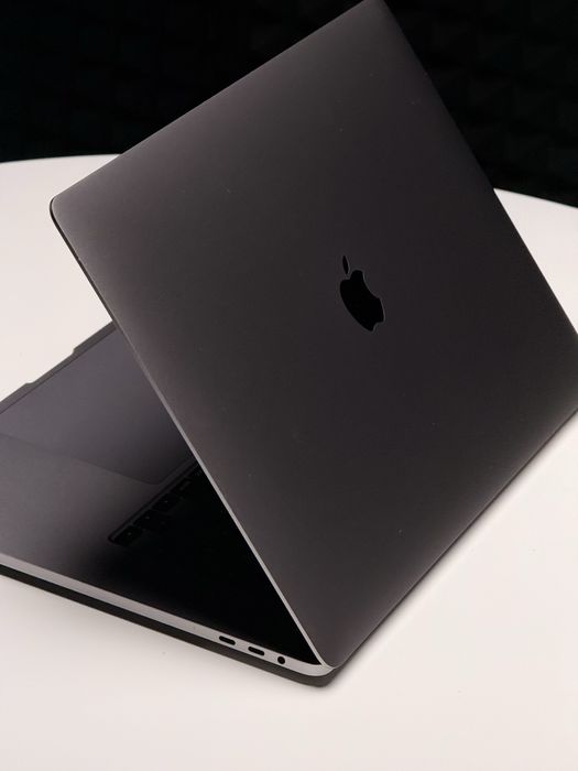Macbook Pro 16 i9 16gb/1tb 5500xt 4gb